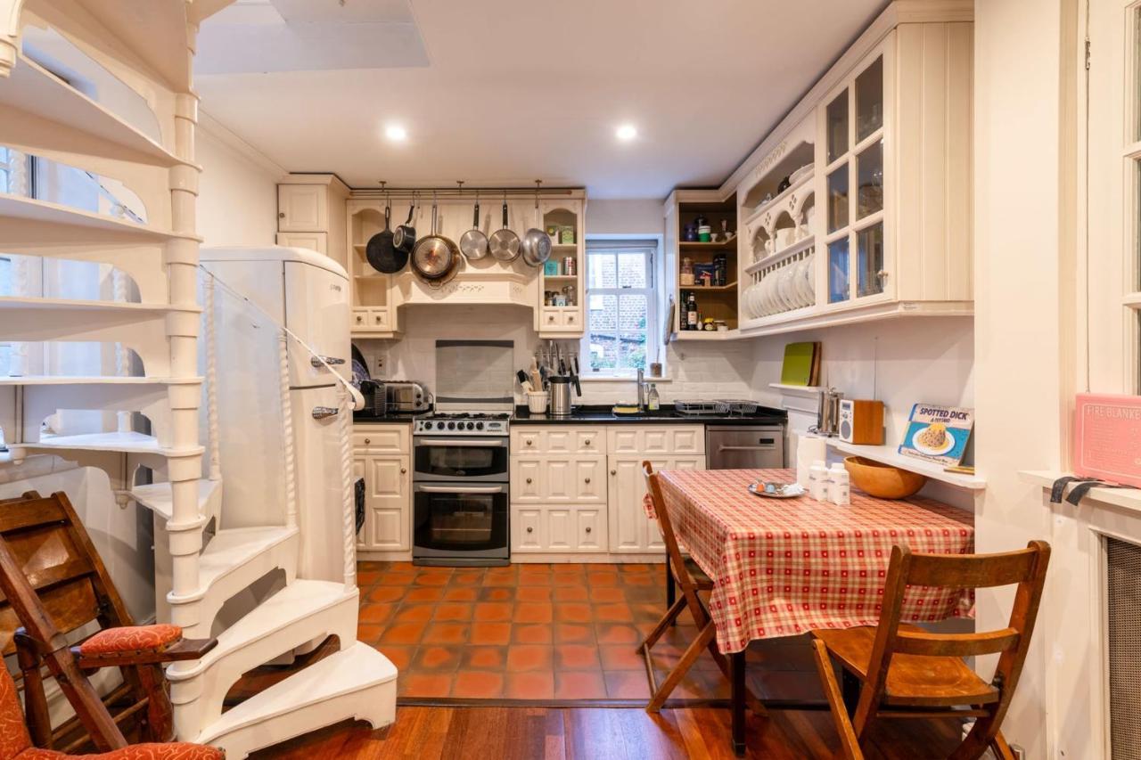 Casa vacanze Character In Historic Hampstead Londra