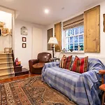 Character Cottage In Historic Hampstead